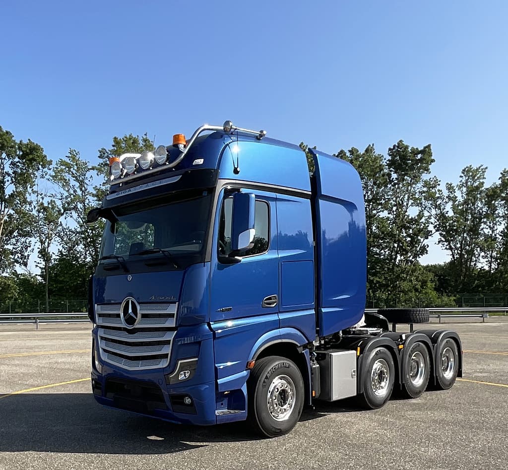Das Besondere ist hier Routine: Mercedes-Benz Lkw-Manufaktur liefert 300.000stes spezialgefertigtes Fahrzeug aus