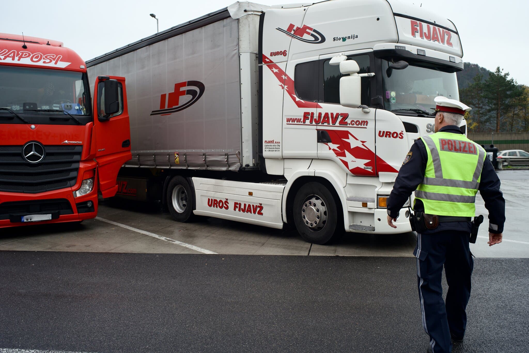 31 Lkw-Fahrer mussten je 300 Euro bezahlen