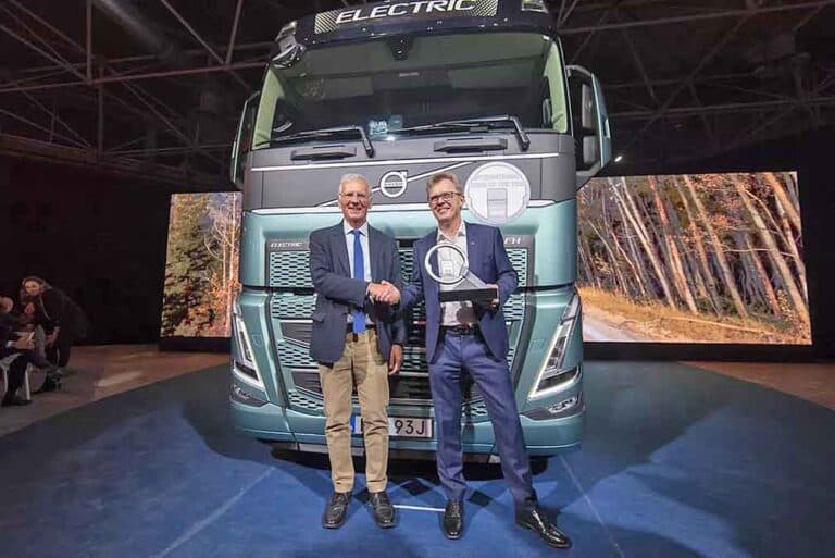 Volvo FH Electric gewinnt Trophäe „Truck of the Year 2024“