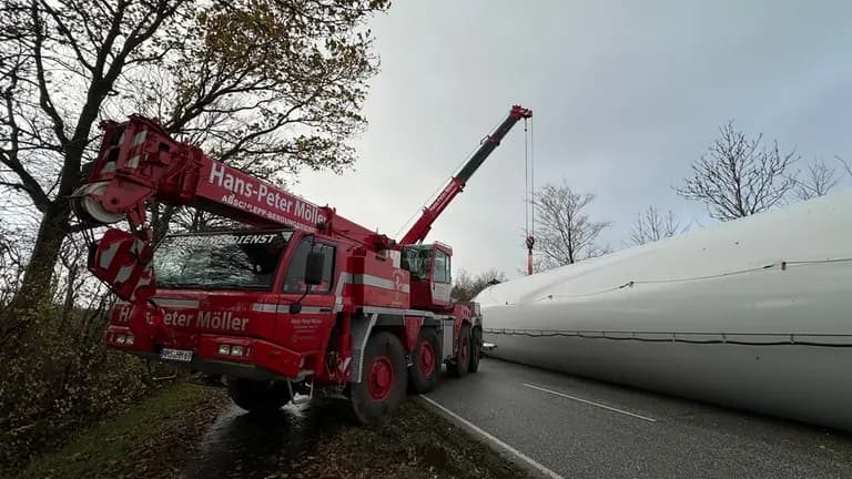 B203 bei Schwansen nach Schwertransporter-Unfall wieder frei
