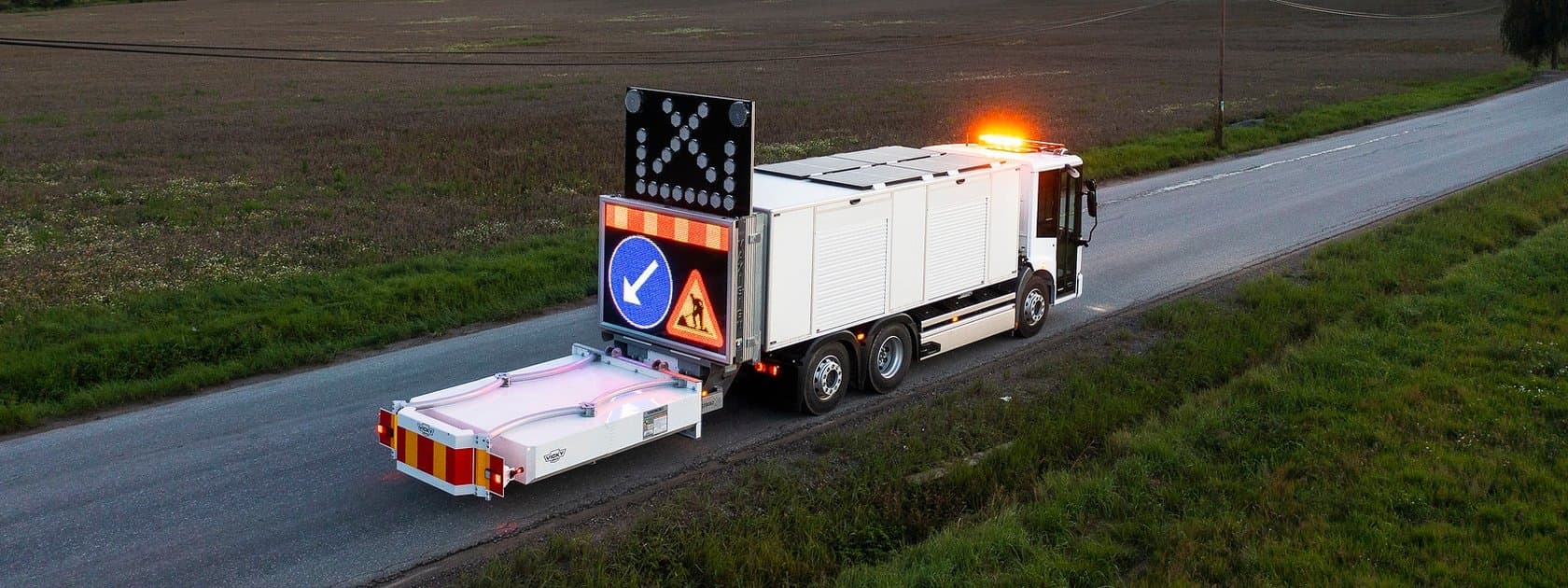 Mercedes-Benz eEconic: vollelektrischer Wegbereiter für Verkehrssicherheit in Stockholm