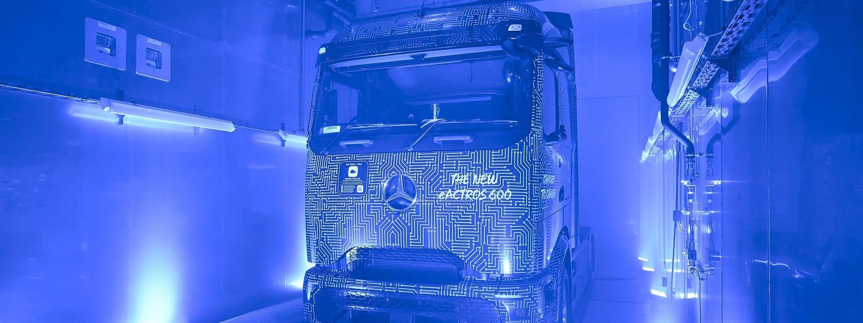 Umfassend erprobt und getestet: Innovative Prüfanlagen sichern Qualitätsstandards bei Lkw von Mercedes-Benz