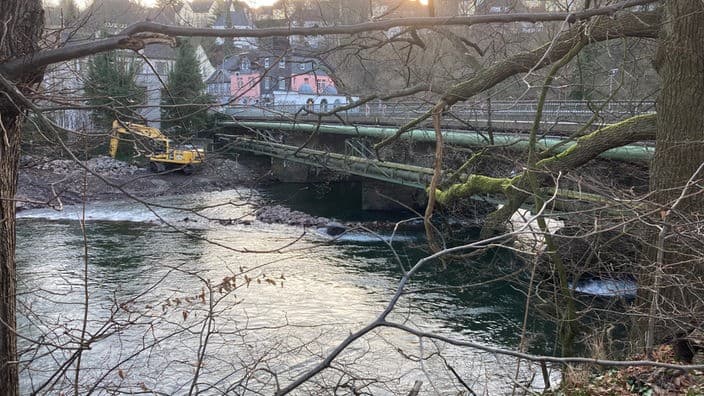 Lennebrücke in Nachrodt-Wiblingwerde auch für Lkw wieder frei