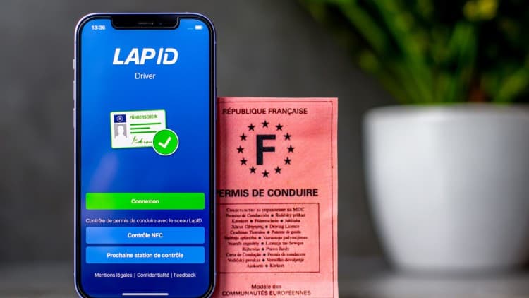 Führerscheinkontrolle: LapID und DKV Mobility kooperien in Frankreich
