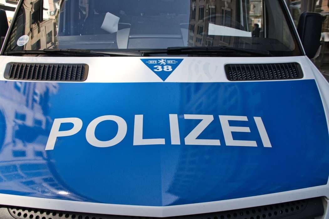 Pforzheim - Beim Abbiegen mehrere geparkte Fahrzeuge beschädigt