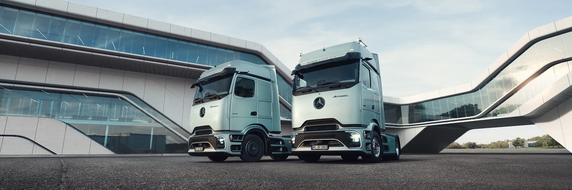 Even more efficiency on the road: The new Actros L from Mercedes-Benz Trucks with its futuristic ProCabin, even better aerodynamics and further optimized assistance systems