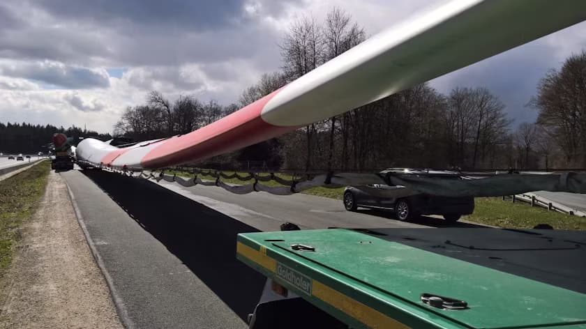 Polizei stoppt Transport von Rotoren