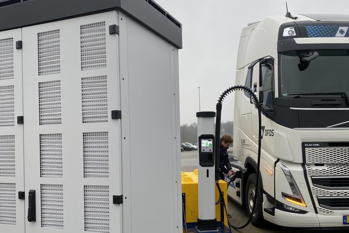 Kempower baut Lkw-Ladeparks für Logistikkonzern DFDS