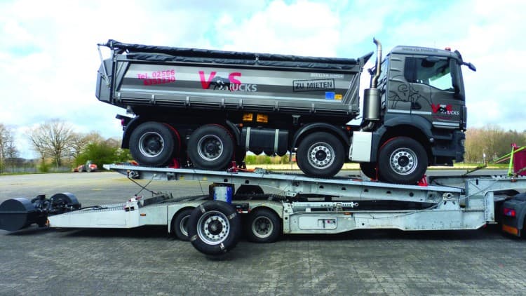 Pkw- und Lkw-Transport: Neue Richtlinien im Herbst