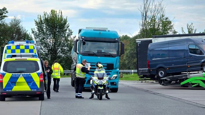 Frankenthal – Kontrolle auf der A61 – Schwertransporte und Betrüger gestoppt