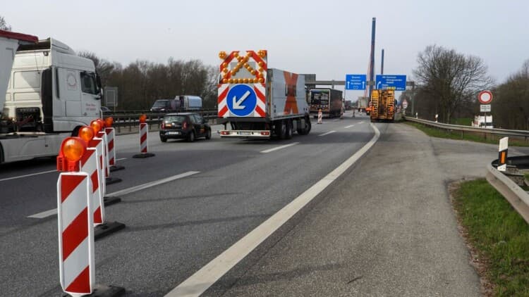 B1 bei Dortmund für Brückenabriss voll gesperrt