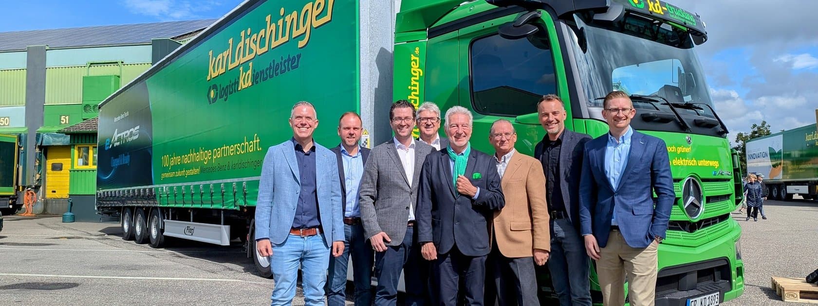 Alles im Zeichen der 100: 100 Jahre Mercedes-Benz Lkw bei karldischinger logistikdienstleister – Letter of Intent über 100 Null-Emissions-Lkw unterzeichnet