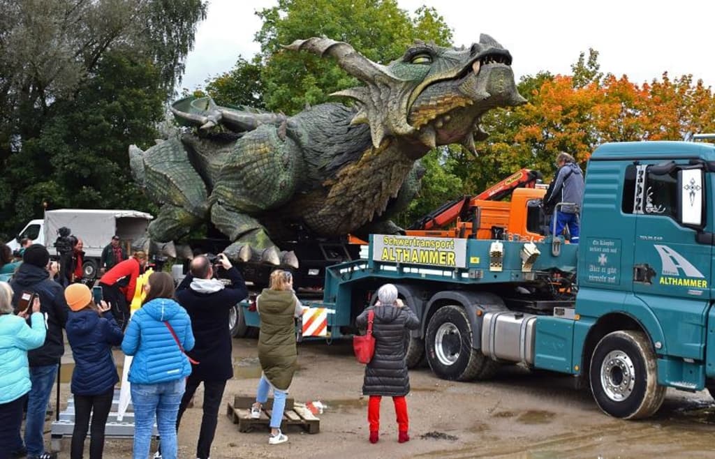 Logistische Meisterleistung: Further Drache macht sich auf die Reise nach Kirchheim