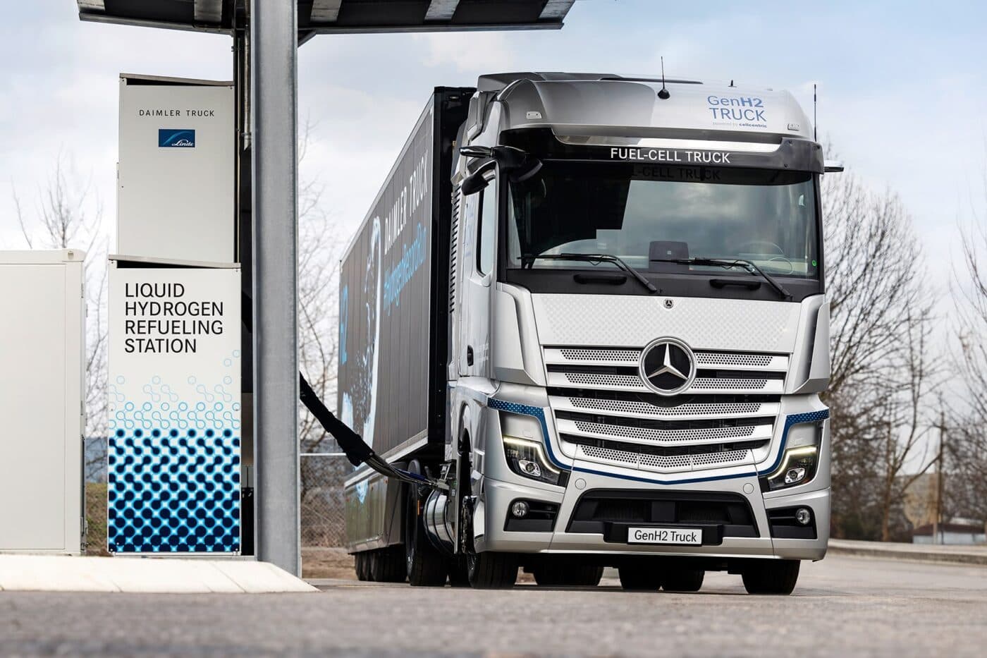 Projekt Pegasus: Daimler Truck erhält Förderbescheid für BZ-Lkw