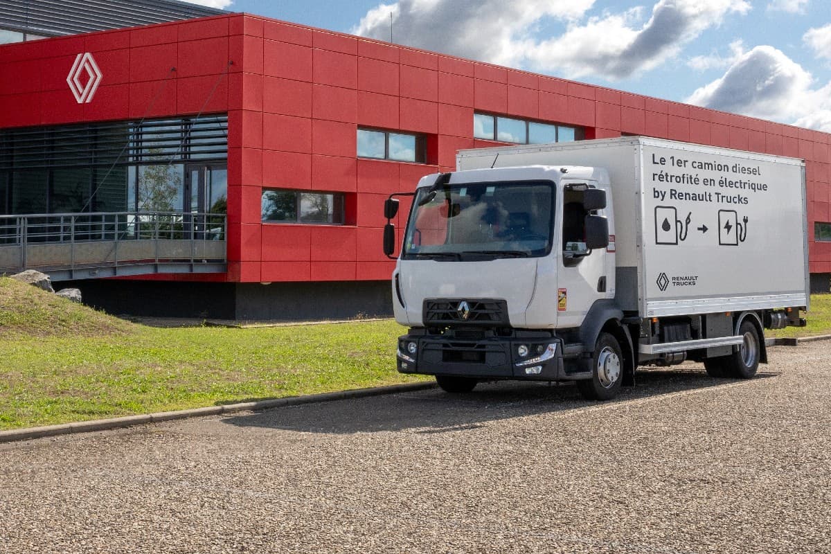 Von Diesel zu Elektro: Straßenzulassung für ersten umgerüsteten Renault-Lkw