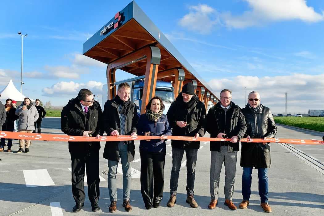 Milence eröffnet seine ersten beiden Lkw-Ladeparks in Deutschland