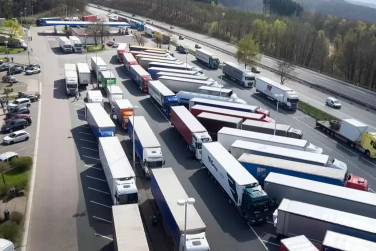 Einstimmig gegen Lkw-Parkplätze auf eigene Kosten