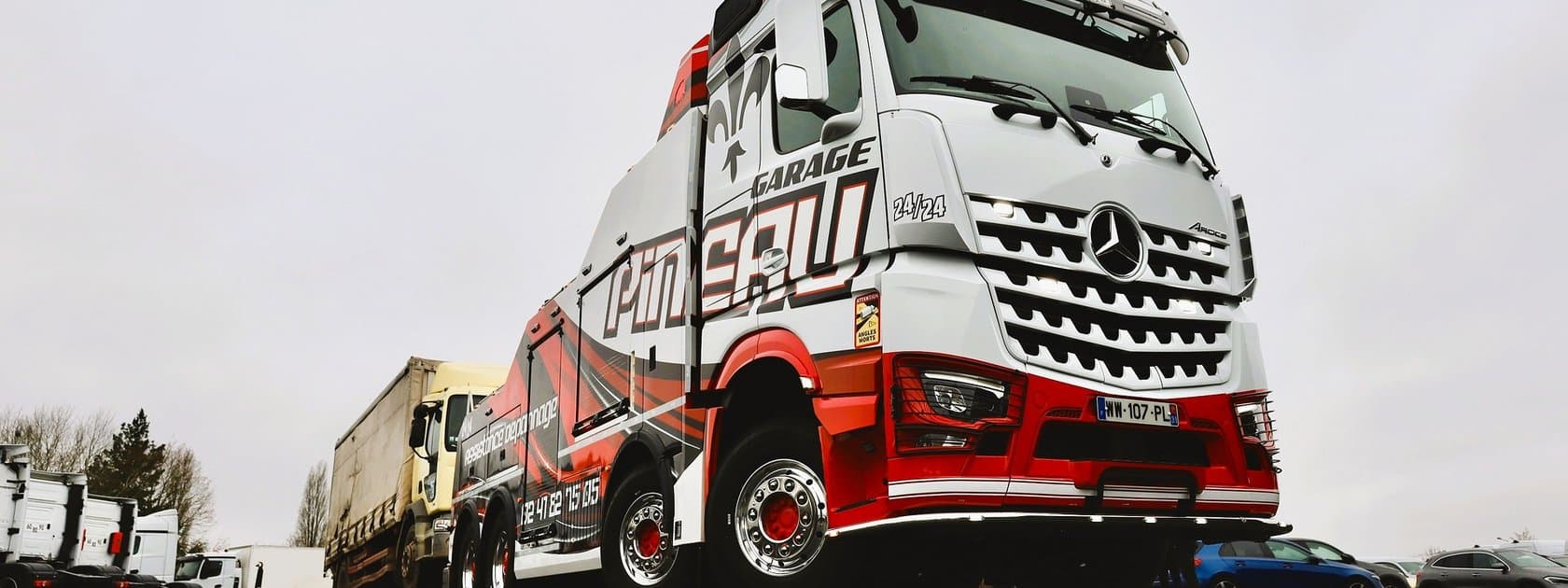 Mercedes-Benz Arocs als Schwerlast-Pannenhelfer