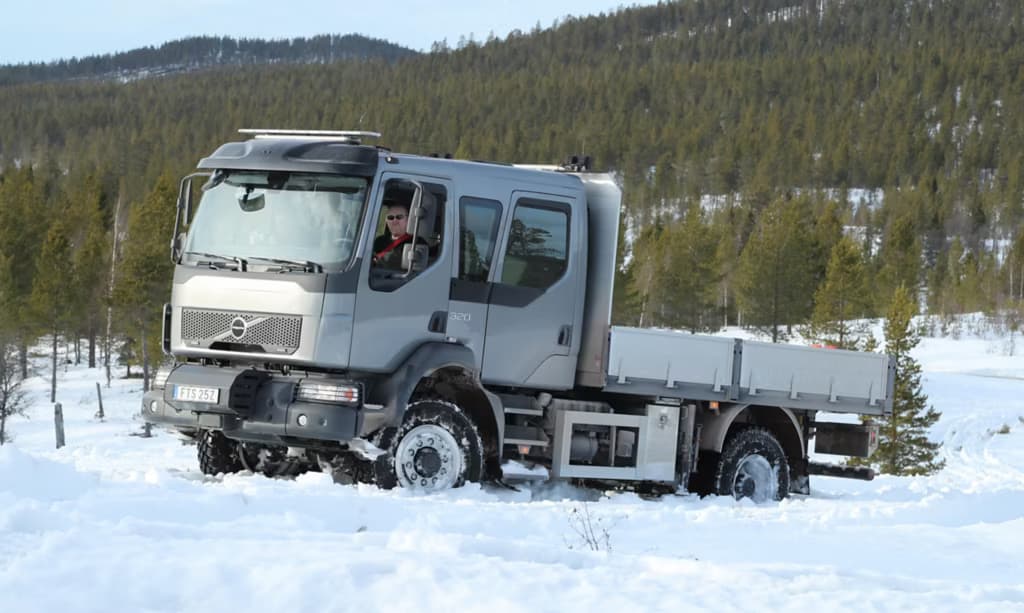 Volvo Trucks bringt aufgerüsteten Volvo FL 4x4 für anspruchsvolle Aufgaben auf den Markt